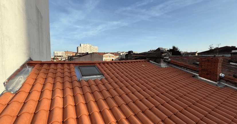 renovation-toiture-fenetre-velux-toulouse couvreur Toulouse, couvreur Blagnac, couvreur Balma, couvreur Ramonville, couvreur L'Union, énovation de toiture Toulouse, Nettoyage de toiture Toulouse, Isolation de toiture Toulouse, Fuite de toiture Toulouse, Étanchéité de toiture Toulouse, Réparation de faîtage Toulouse, Pose de tuile Toulouse, couvreur zingueur Toulouse, Pose de gouttière Toulouse, Planche de rive Toulouse, Pose de pied de cheminée Toulouse, Charpentier Toulouse, Pose Velux Toulouse