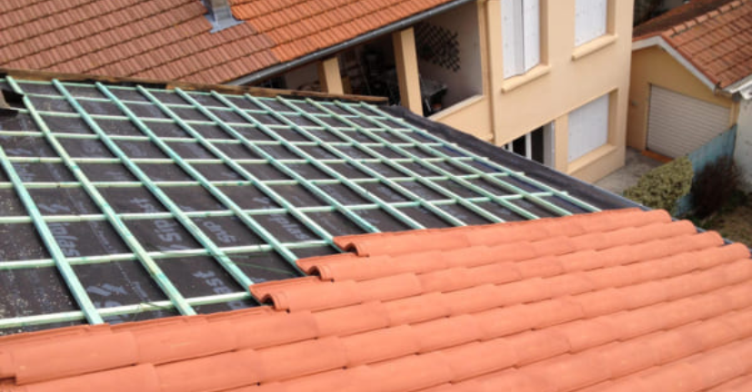 toiture-lattage-tuiles-romanes-toulouse couvreur Toulouse, couvreur Blagnac, couvreur Balma, couvreur Ramonville, couvreur L'Union, énovation de toiture Toulouse, Nettoyage de toiture Toulouse, Isolation de toiture Toulouse, Fuite de toiture Toulouse, Étanchéité de toiture Toulouse, Réparation de faîtage Toulouse, Pose de tuile Toulouse, couvreur zingueur Toulouse, Pose de gouttière Toulouse, Planche de rive Toulouse, Pose de pied de cheminée Toulouse, Charpentier Toulouse, Pose Velux Toulouse